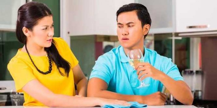 5 Sifat Istri yang Membuat Suami Sering Jajan di Luar