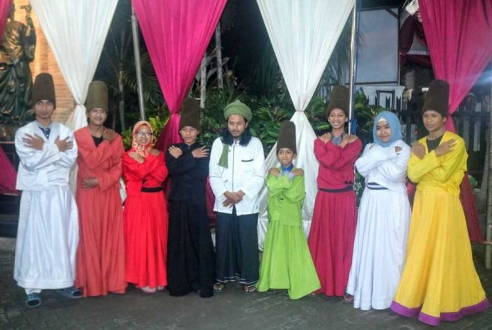 Penari Sufi Ikut Meriahkan Natal di Gereja Santo Vincentius Malang
