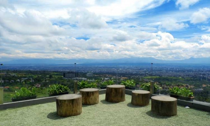 Referensi Rooftop Bar di 4 Kota Besar Indonesia Referensi Rooftop Bar di 4 Kota Besar Indonesia