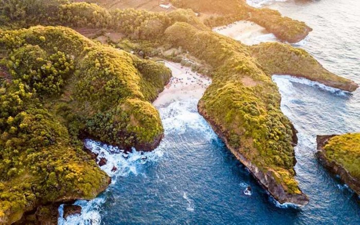 7 Pantai Baru di Jogja yang Wajib Dikunjungi Saat Liburan
