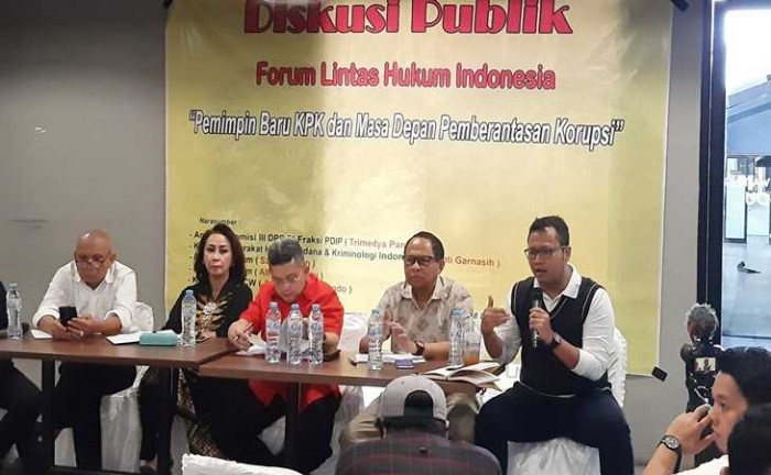Biar Bikin Malu 7 Turunan, Koruptor Dihukum Bersih-Bersih Monas Saja