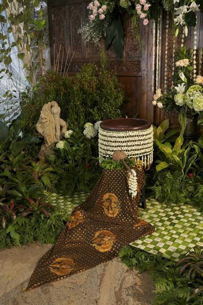 Ritual dan Hukum Syariat dalam Acara 7 Bulanan Adat Jawa Ritual dan Hukum Syariat dalam Acara 7 Bulanan Adat Jawa