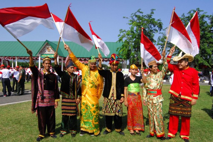 Adat Istiadat: Pengertian, Contoh dan Hukum Adat