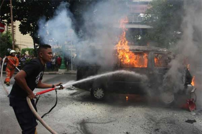 Jangan Sepelekan, Meninggalkan Botol Minuman Dalam Mobil Dapat Sebabkan Kebakaran