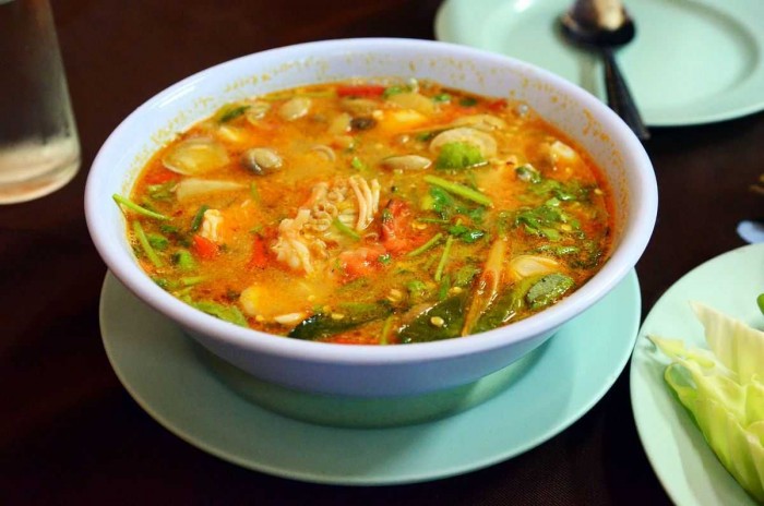 Makanan yang Cocok Disantap Saat Musim Hujan, Ada Kesukaanmu?