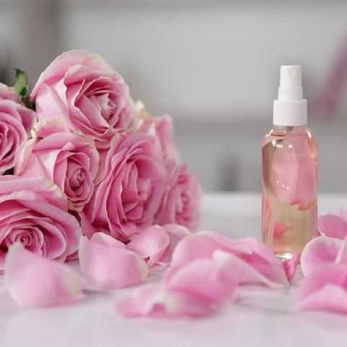 7 Tips Ampuh Mengatasi Kulit Wajah Kering, Iritasi, Berjerawat, dan Sensitif
