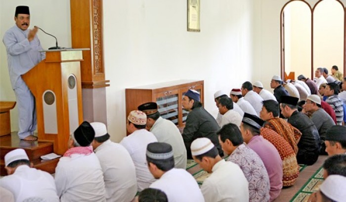 Contoh Kumpulan Khutbah Jumat Pendek