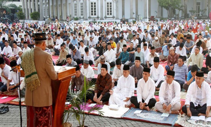 Contoh Teks Khutbah Idul Fitri Dilengkapi Doa