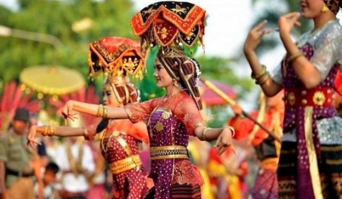 Budaya Adalah : Pengertian, Wujud, Unsur, dan Ciri-Ciri