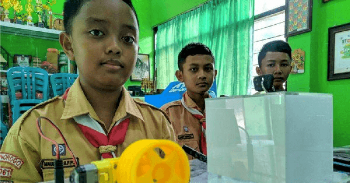 Jenius, 3 Siswa Ponorogo ini Ciptakan Pengaman Motor Dengan E-KTP