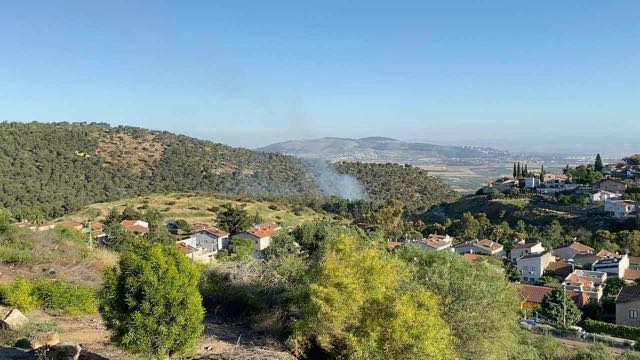 שריפה פרצה ביער צ'רצ'יל שבנוף הגליל. חמישה צוותים וארבעה ...