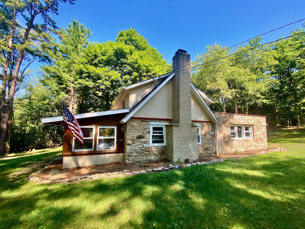Tomahawk Pines Lodge