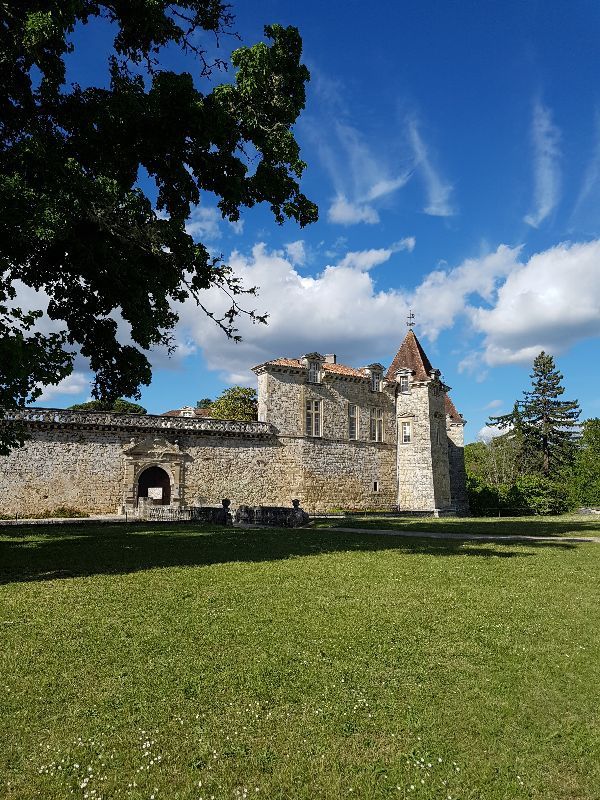 Château de Cazeneuve — photo 2