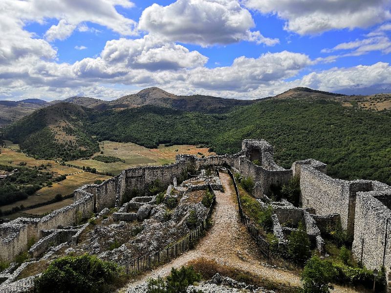 Castle of Bominaco — photo 2