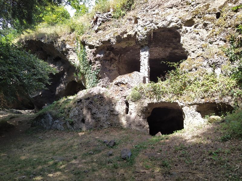 Habitat troglodyte de Couteaux — photo 3