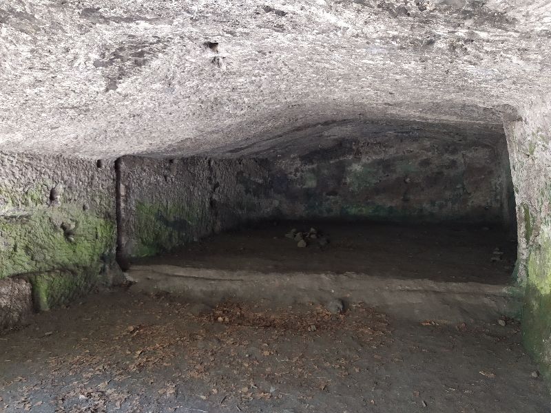 Habitat troglodyte de Couteaux — photo 2