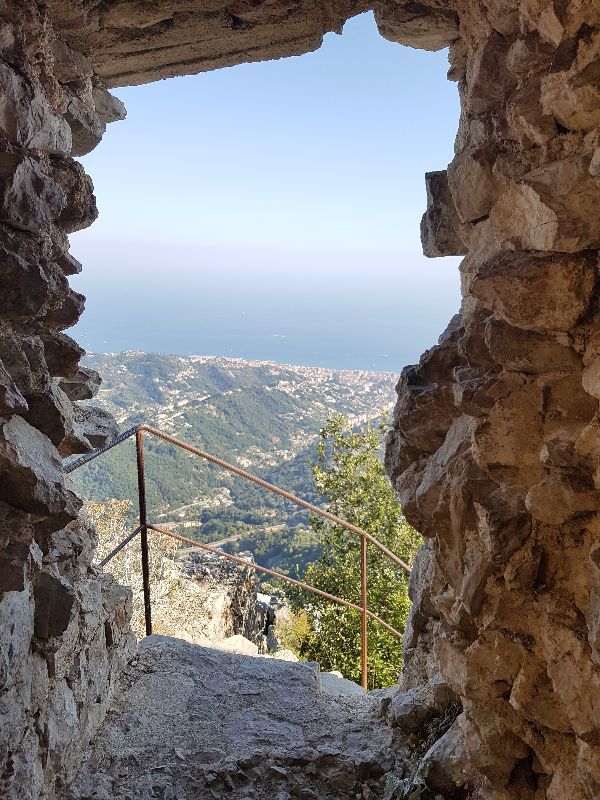 Site castral de Sainte-Agnès — photo 2