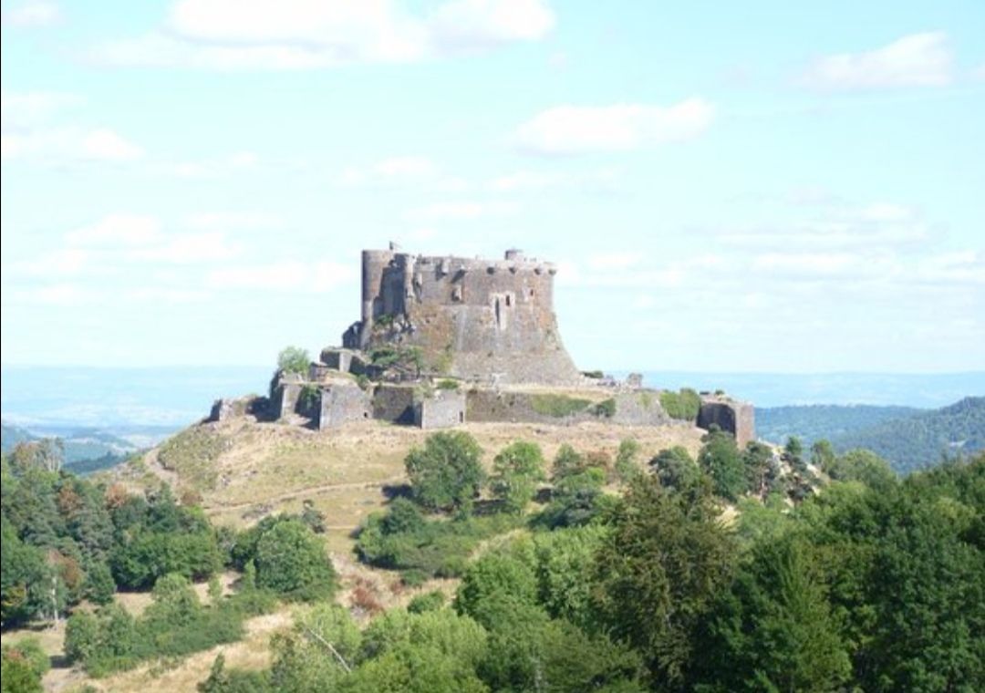 Chateau de murol — photo 2