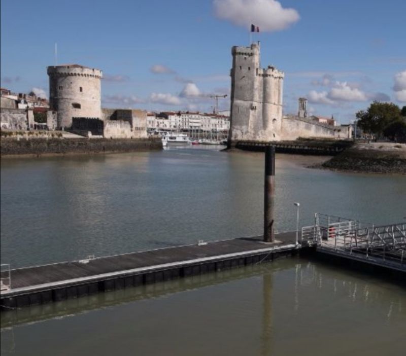 Les tours du vieux port de la rochelle