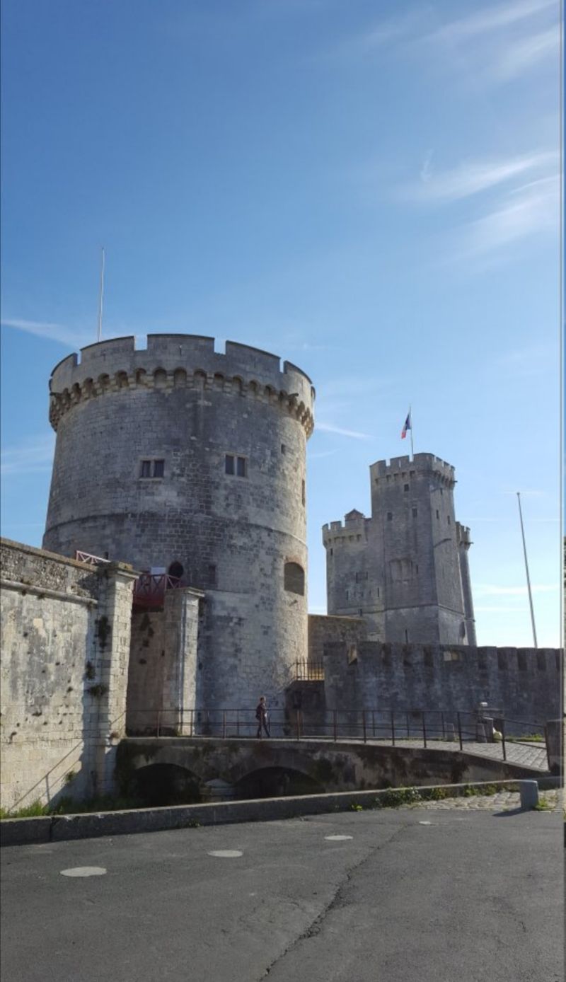 Les tours du vieux port de la rochelle — photo 2