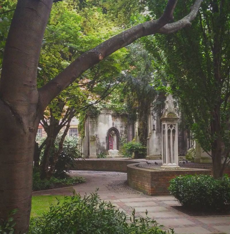 St. Dunstan in the East Church Garden — photo 2