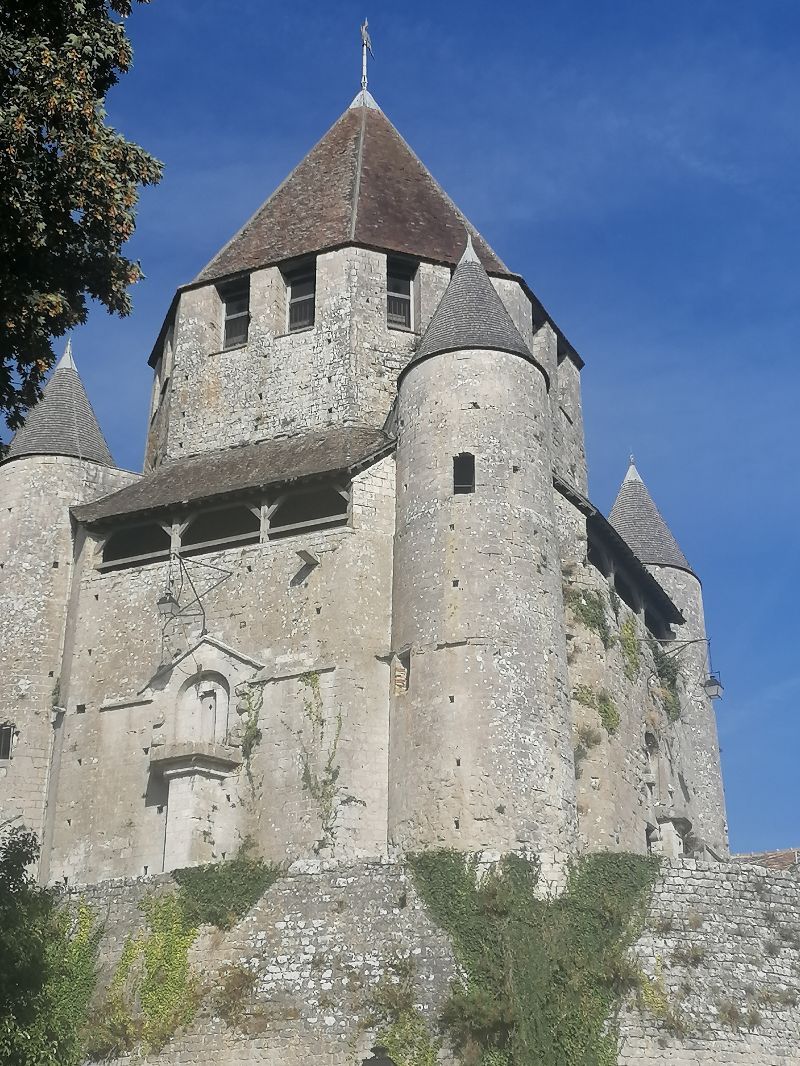 Tour César