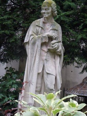 Statue de Voltaire