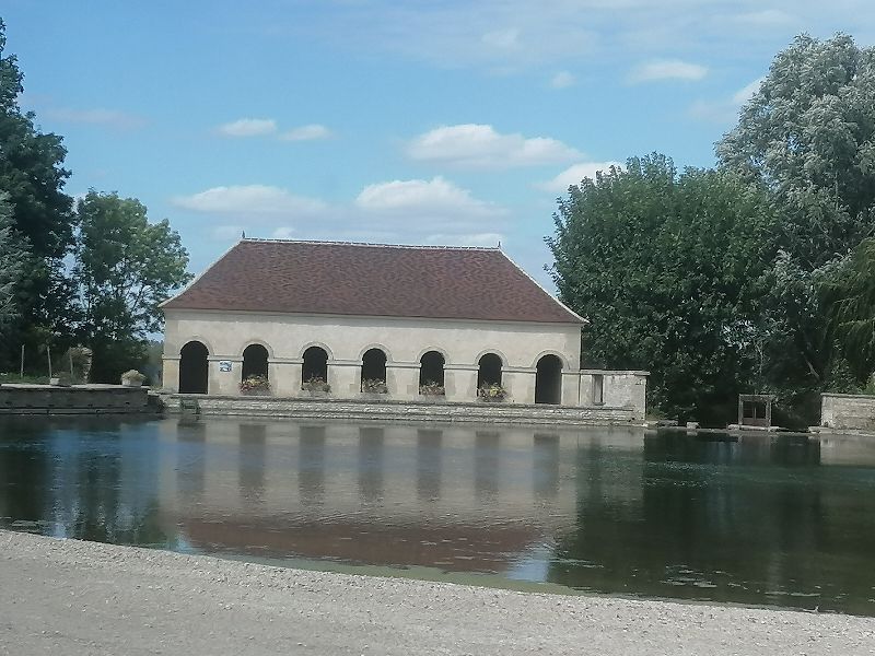 Lavoir médiéval — photo 2
