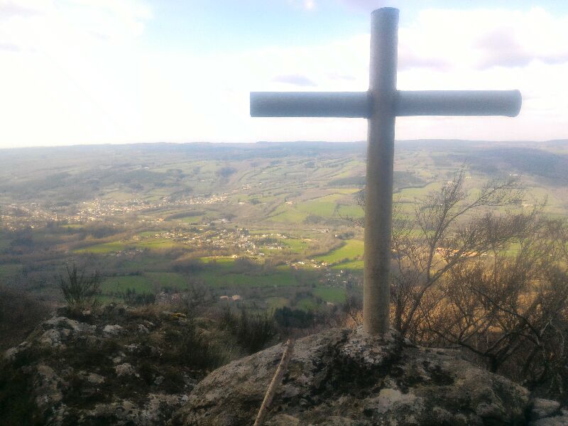 La croix cachée