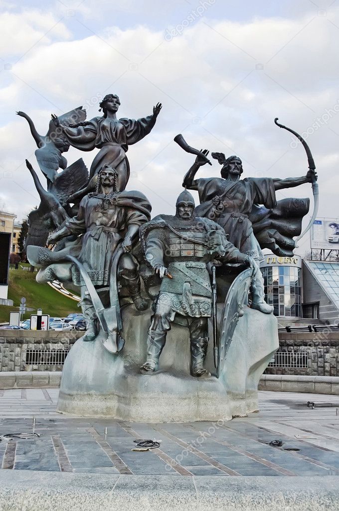 Statues des fondateurs de Kiev — photo 3