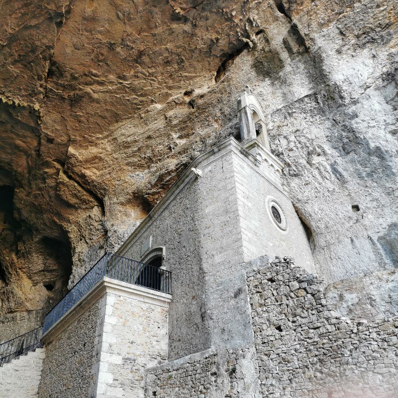 Les Grottes de la Balme