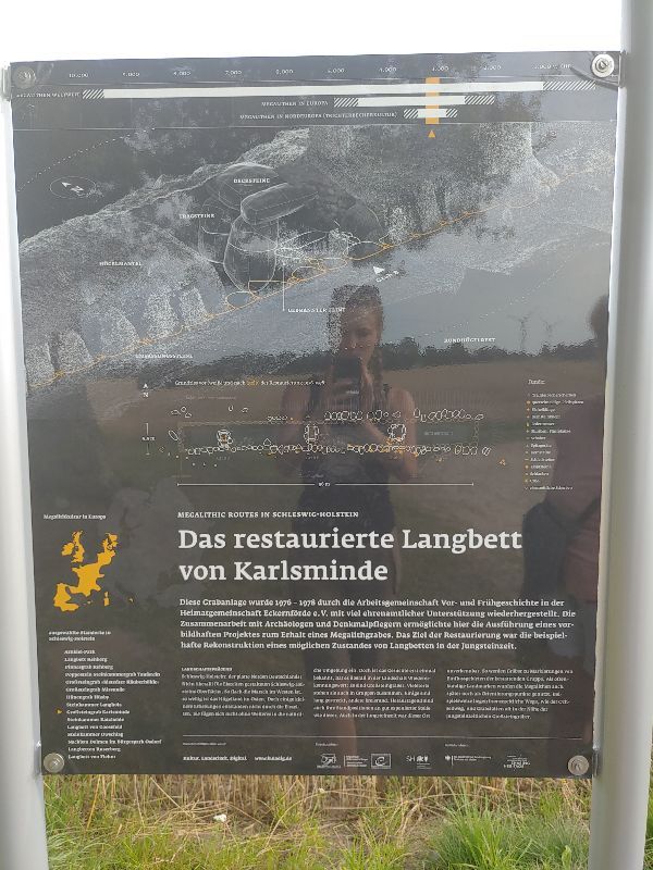 Rebuild megalithic tomb 'Hühnenbett' Karlsminde