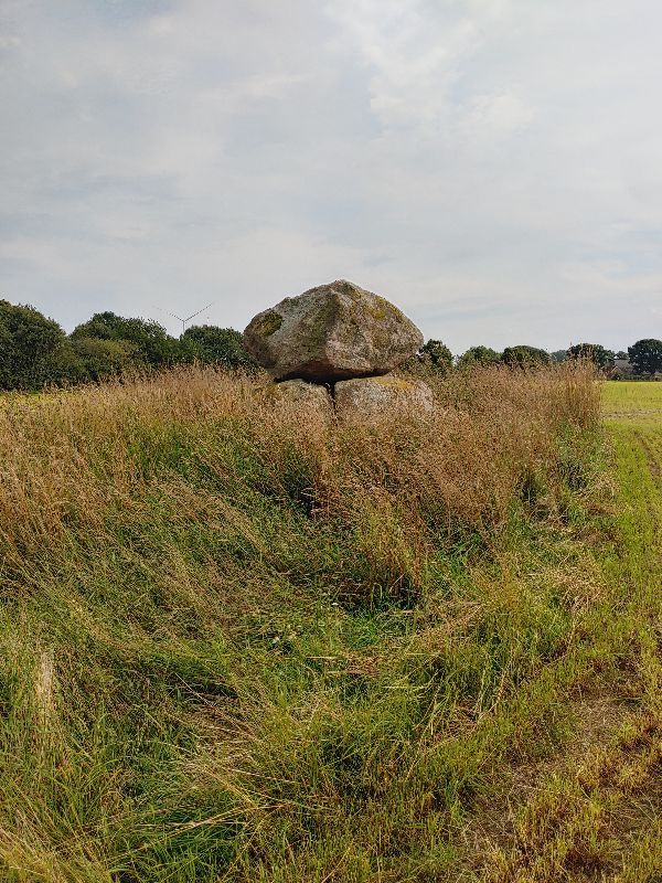 Megalithic tomb — photo 4