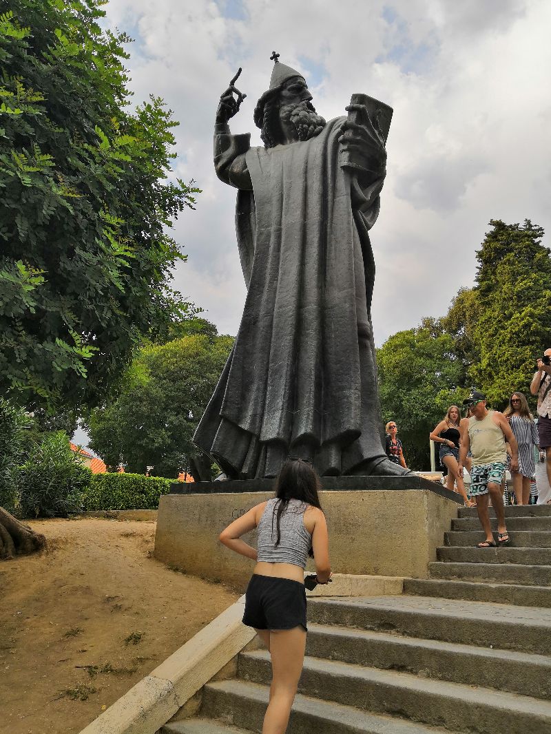 Statue de Grégoire de Nin