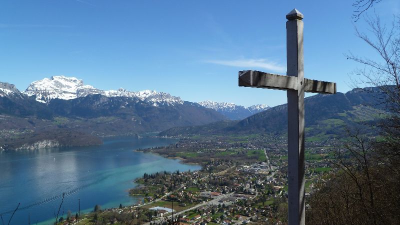 Croix du chef-lieu
