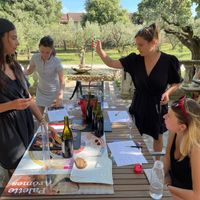 Atelier assemblage de vin au Château des Coccinelles (30)