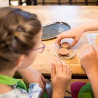 Atelier macarons parent / enfant aux Galeries Lafayette