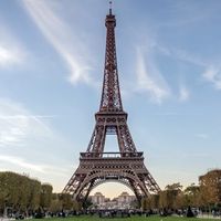 Batobus Station - Tour Eiffel