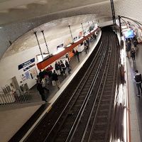 Metro Palais Royal