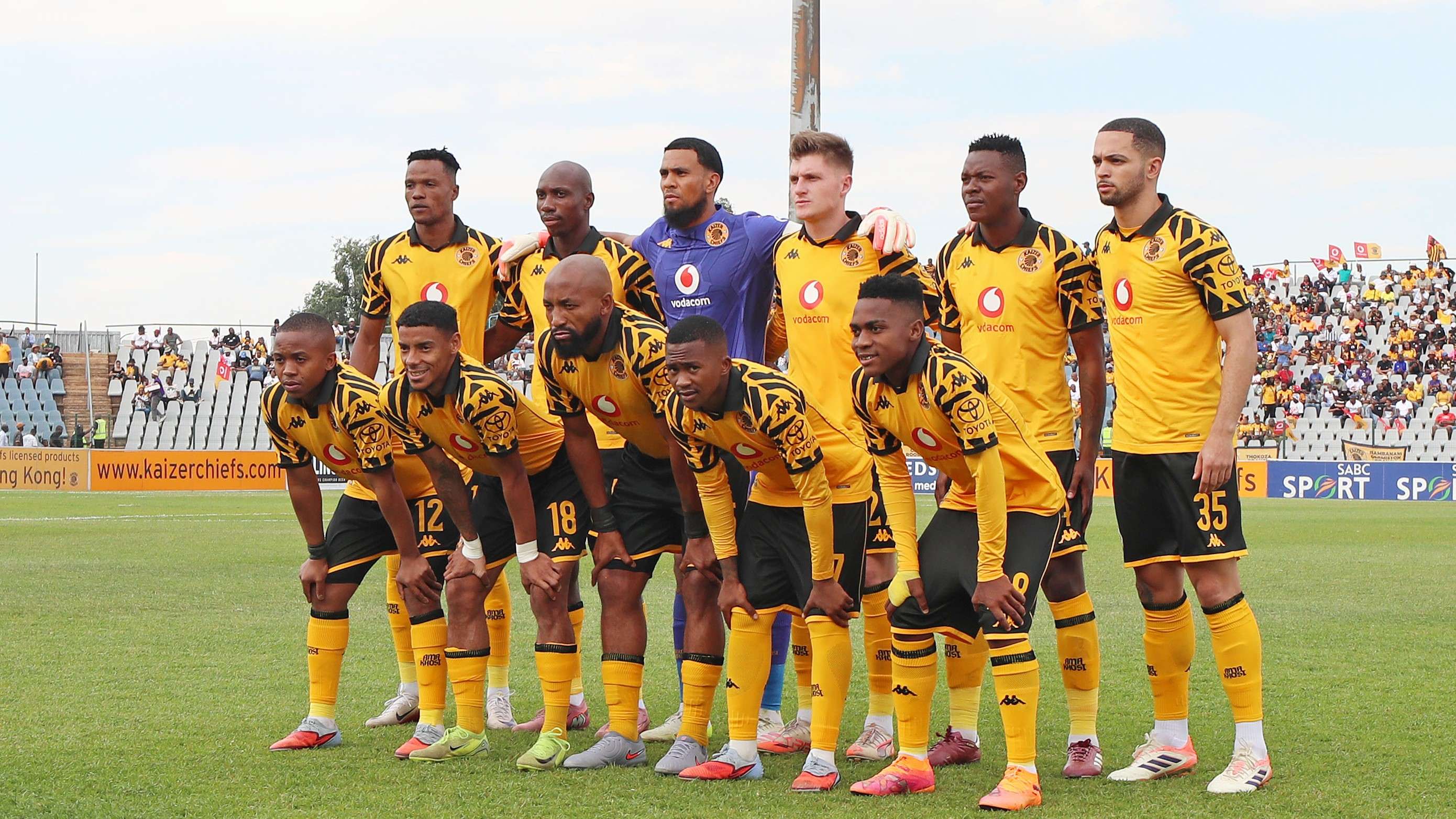 Durban City visit Kaizer Chiefs: a tactical test under the lights at FNB Stadium