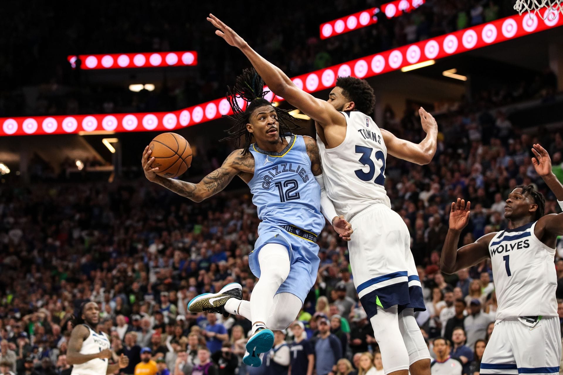 Size vs. Speed in Memphis: Timberwolves Look to Keep Rolling Against Scrappy Grizzlies