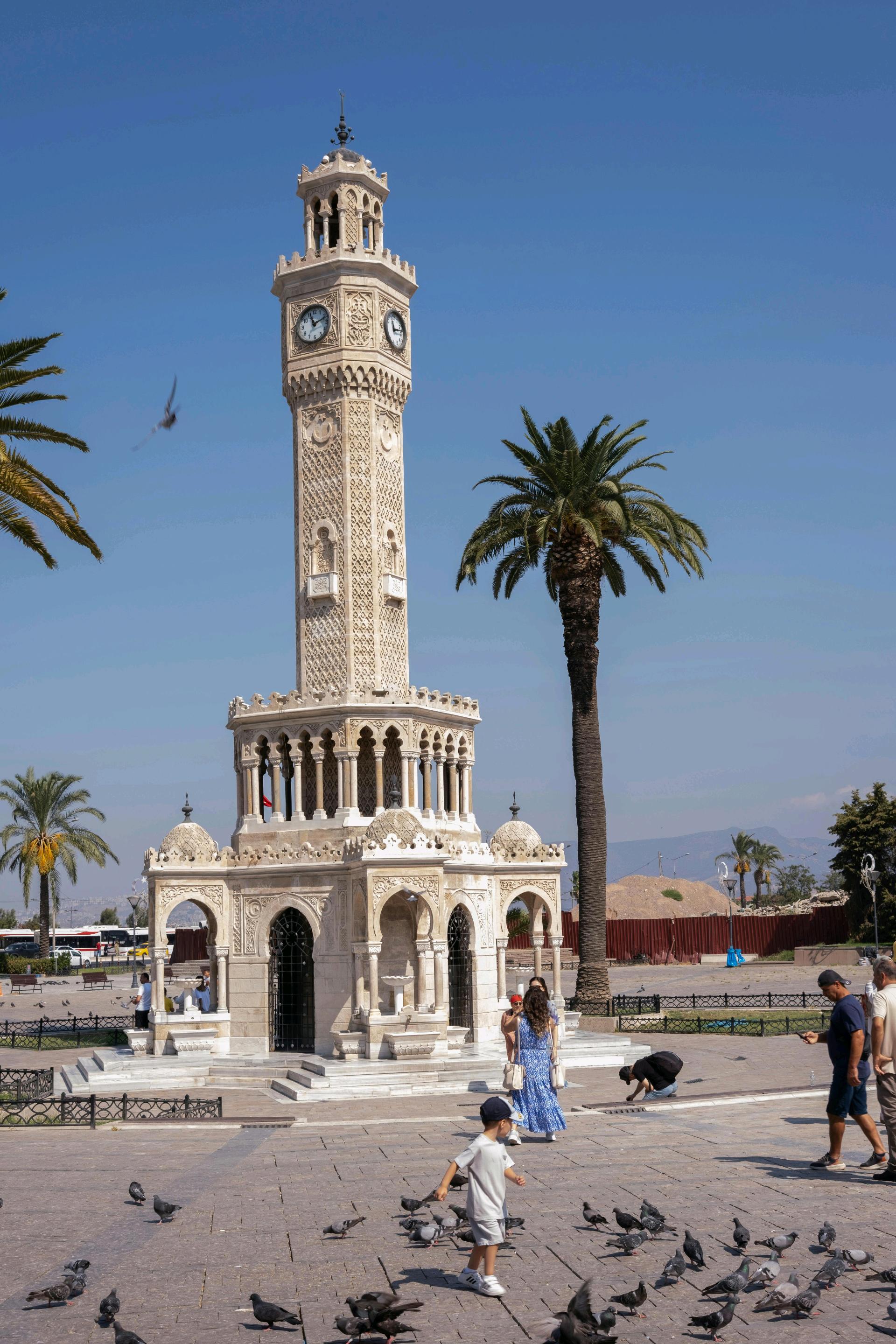 Konak Meydanı ve Saat Kulesi 2