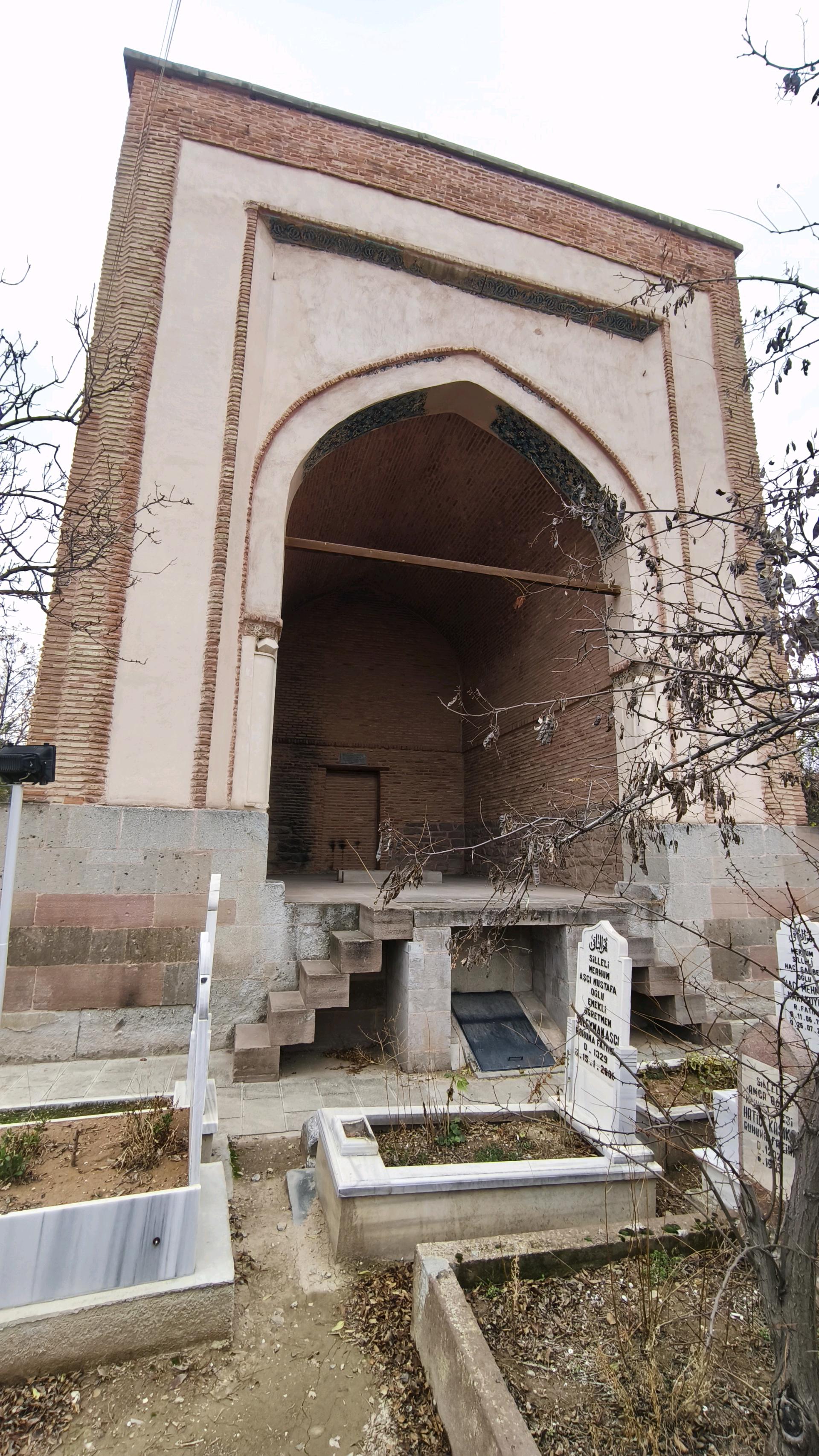 Gömeç Hatun Türbesi 4