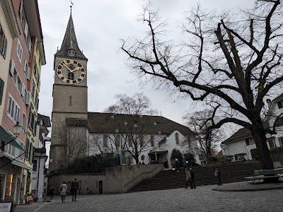 Peter's Church</place_en_name>Pfarrkirche St. Peter (St. Peter's Church)