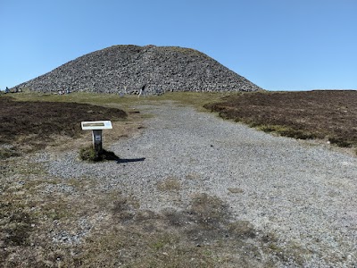 Tuama Mhaolmhuire (Queen Maeve's Tomb)