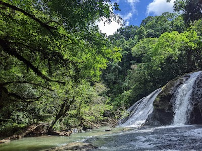 Ngatpang Waterfall (Ngatpang Waterfall)