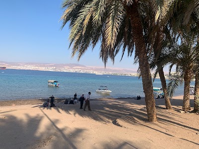 شاطئ الغندور (Al-Ghandour Beach)