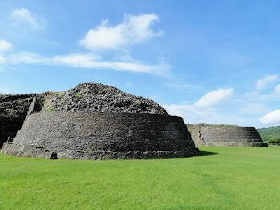 Zona Arqueológica de Tzintzuntzan (Zona Arqueológica de Tzintzuntzan)