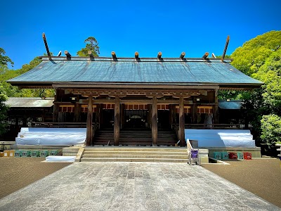 宮崎神宮 (Miyazaki Shrine)