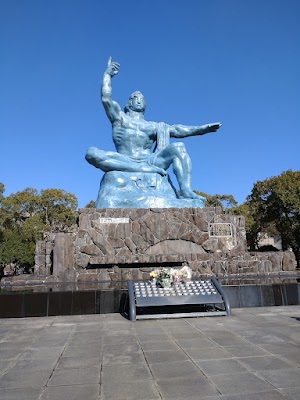 平和祈念像 (Peace Statue)